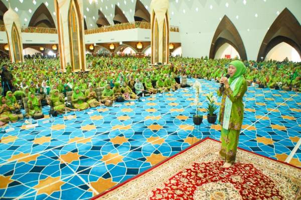 Muslimat NU Serukan Dunia Tanpa Perang, Khofifah Kirim “Pesan Keras” ke PBB