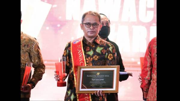Menag Yaqut Raih Penghargaan Nawacita Awards 2022