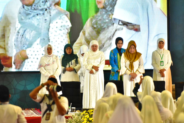 Khofifah Hadiri Haul ke-31 KH Abdul Wahab Turcham di Surabaya