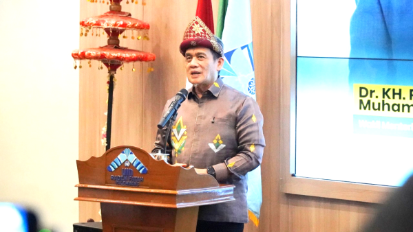 Wamenag Tegaskan Intelektualisasi Santri Jadi Agenda Besar Penguatan Pesantren