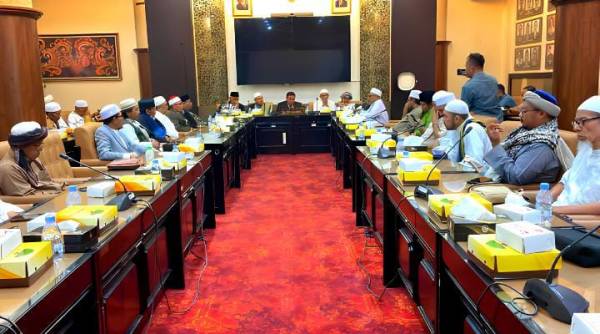 Puluhan Ulama Jatim Tolak Uji Coba Vaksin TBC, DPRD Pastikan Belum Ada di Jatim
