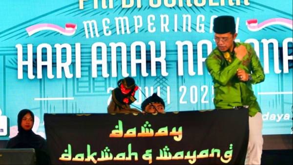 Guru PAI Bandung Populerkan Dakwah Lewat Wayang Golek yang Edukatif dan Membumi