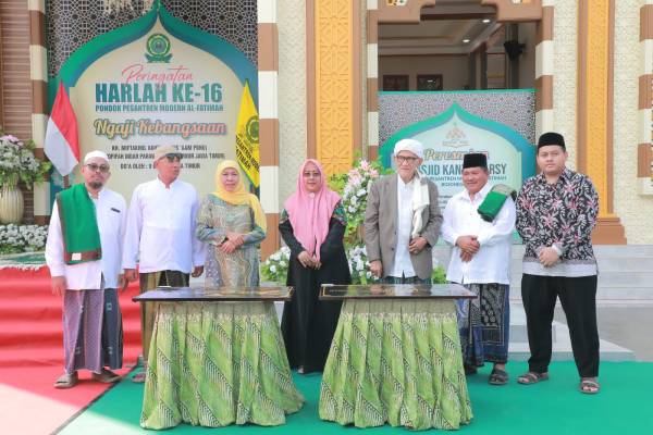 Bersama Rais Aam PBNU Khofifah Resmikan Masjid Kanzul Arsy Dan Launching IAI Al Fatimah