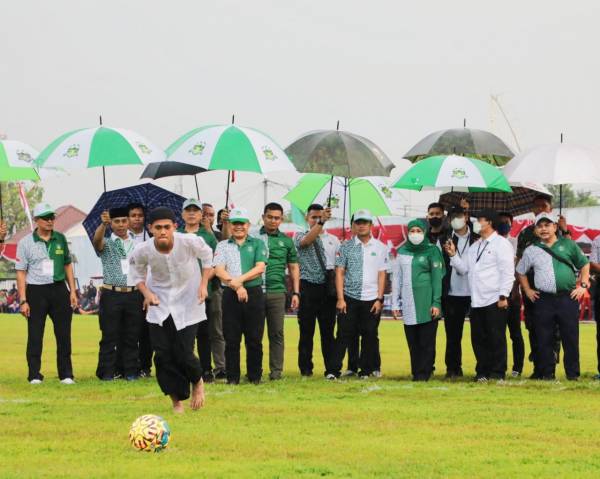 Liga Santri PSSI   2022, Khofifah: Sudah Saatnya Santri Hiasi Sepak Bola Indonesia