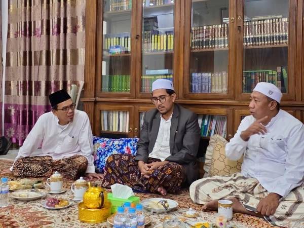 Kemenag Tegaskan AI Tak Bisa Gantikan Kiai, Tradisi Keilmuan Pesantren Harus Tetap Terjaga