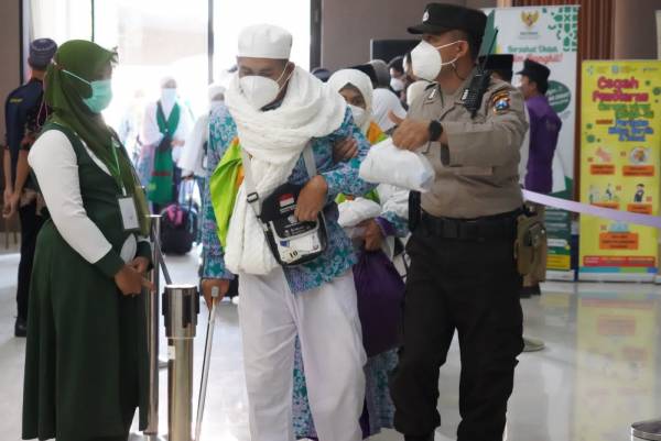 Tinggal 10 Persen Lagi Jemaah Haji Dari Embarkasi Surabaya Akan Pulang
