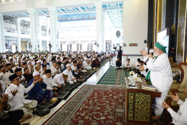 Syeikh Muhammad Fadil Al Jailani, Cicit Syeikh Abdul Qadir Al Jailani Bakal Rutin Ajarkan Tafsir di Masjid Agung Surabaya