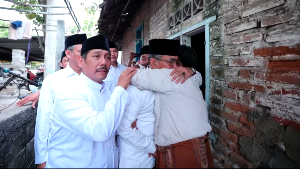 Ketum PBNU Tinjau Pesantren Al-Khoziny, Ajak Doa Bersama untuk Korban Mushala Ambruk
