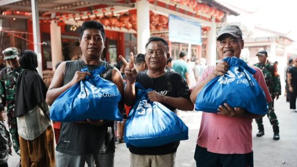 Peringati Waisak 2026, BRI Bagikan 1.000 Paket Sembako bagi Umat Buddha