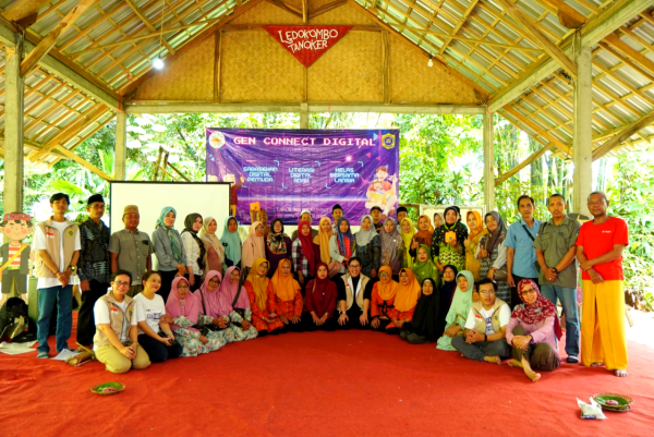 Mafindo Sidoarjo dan Tanoker Ledokombo Gelar Gen Connect Digital di Jember