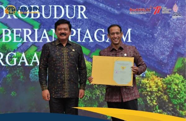 Kemendikbudristek Terima Sertifikat Tanah Candi Borobudur dari BPN