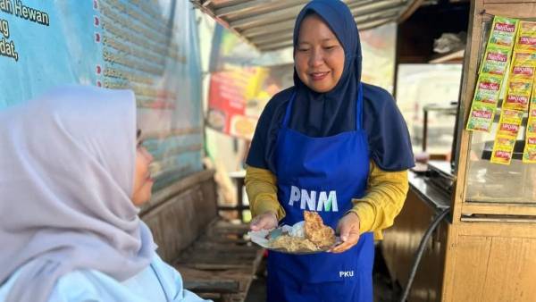 Holding Ultra Mikro BRI Group Bantu Perempuan Naik Kelas, Evanti Kembangkan Usaha dan Layanan BRILink