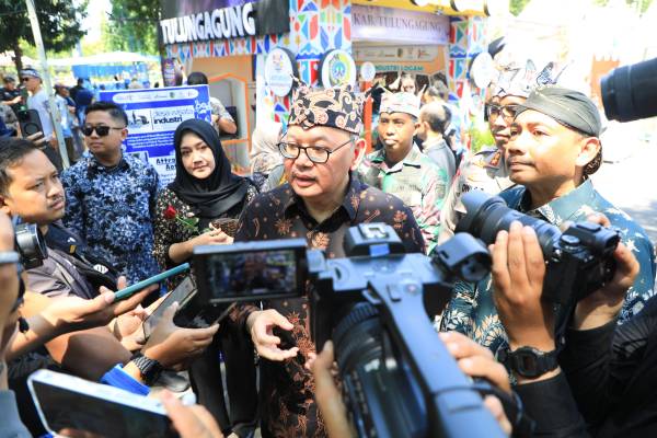 Buka Festival Dewi Cemara dan Pekan Kebudayaan Daerah 2024, Begini Kata Plh Gubernur Jatim