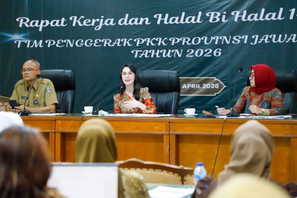 Arumi Bachsin Pastikan Program PKK Jatim Tetap Berjalan di Tengah Tekanan Ekonomi Global