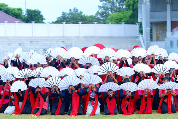 Gandrung Sewu 2025 Semakin Meriah, Penari dari Seluruh Indonesia hingga Amerika Ikut Menari