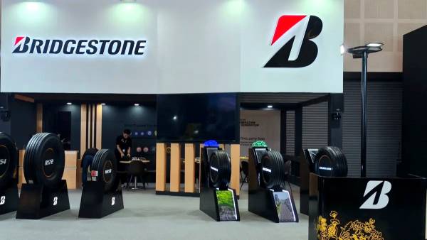 Bridgestone Bidik Pasar Otomotif Jatim Lewat Ban EV dan SUV di IIMS Surabaya 2026