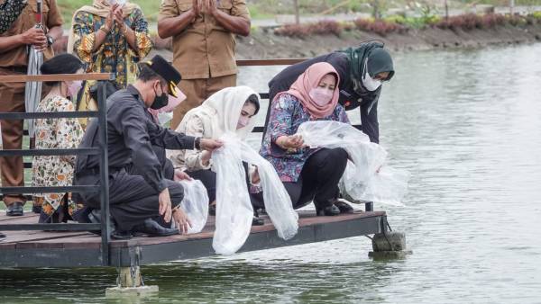 Arumi Bachsin Ajak Masyarakat Makan Ikan Untuk Penurunan Stunting dan Angka Kematian Ibu-Anak