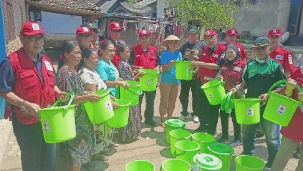 Kekeringan Meluas, PMI Jatim Distribusikan 2,16 Juta Liter Air