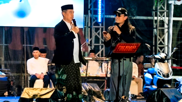 Gus Miftah Ajak Warga Stop Overthinking di Semarak Konser Gema Merah Putih Madiun
