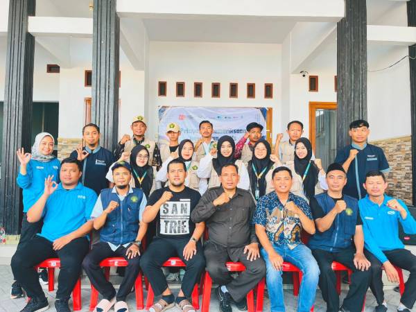 Gelar Kesehatan Gratis, Begini Cara Santri Mandiri Sambut HUT Kemerdekaan RI