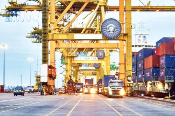 IPC TPK Batasi Angkutan Barang hingga 29 Maret, Operasional Bongkar Muat Tetap 24 Jam Jelang Lebaran