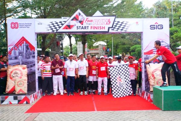 SIG Pabrik Tuban Gelar Fun Trail Run Rayakan HUT RI ke-80 dan Pendirian Pabrik Gresik ke-68