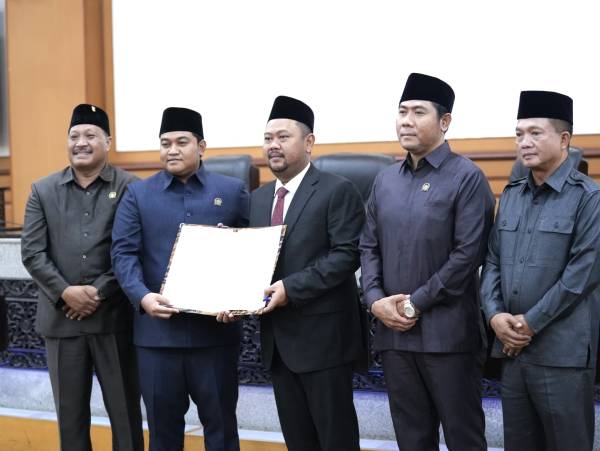 DPRD dan Pemkab Gresik Sepakati P-APBD 2026 Rp 3,6 Triliun, SILPA Diproyeksikan Nihil