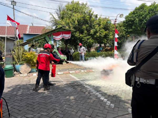 Warga Gresik Manfaatkan Sampah Jadi Energi Biogas