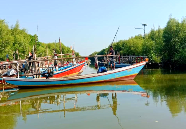 Musim Baratan Lumpuhkan Aktivitas Nelayan di Gresik