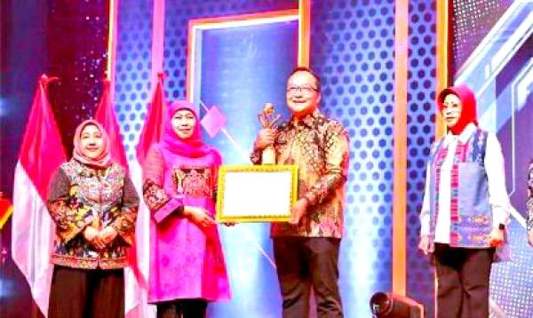 Konsisten Juara, Gresik Sabet Terbaik Satu Investment Award Jatim 2024