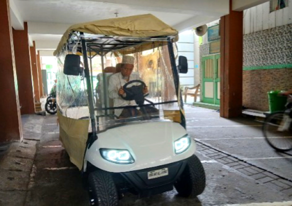 Terinspirasi Layanan Masjidil Haram, Masjid Manyar Sediakan Mobil Listrik Gratis untuk Antar Jenazah