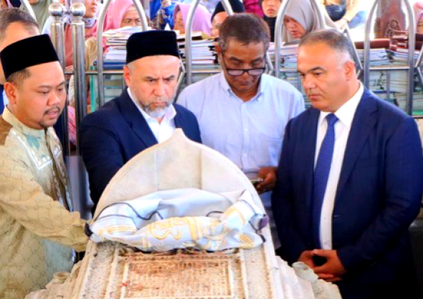 Samarkand Datang ke Gresik, Jejak Wali Songo Dibawa ke Panggung Dunia