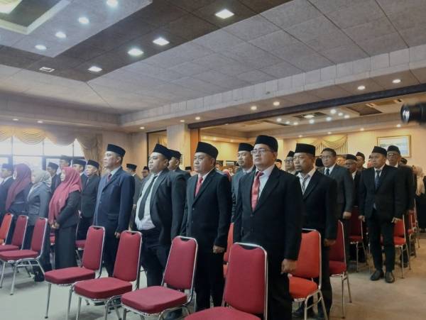Bupati Gresik Rotasi 25 Pejabat Administrator dan Pengawas, Tekankan Meritokrasi