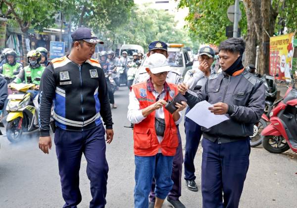 Digitalisasi Parkir Dongkrak PAD Surabaya, Retribusi Naik 10 Persen