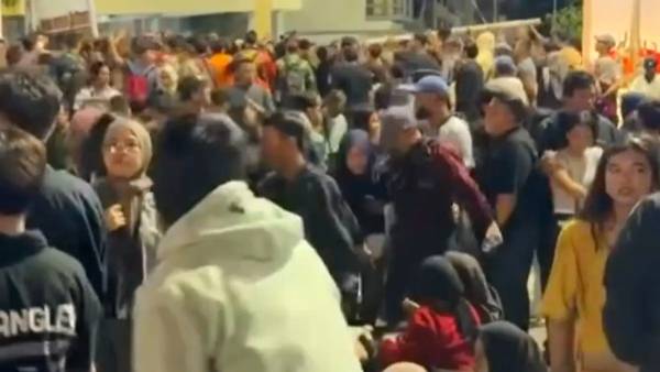 Konser Denny Caknan di Surabaya Ricuh, Pemkot Janji Evaluasi Pengamanan Acara Massal