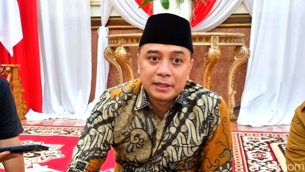 Eri Cahyadi Imbau Warga Surabaya Rayakan Tahun Baru Tanpa Kembang Api