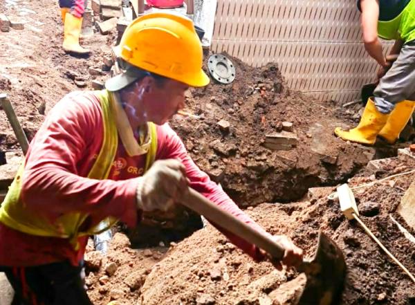 PAM Surya Sembada Realisasikan Akses Air Bersih untuk Warga Jalan Kunti Surabaya