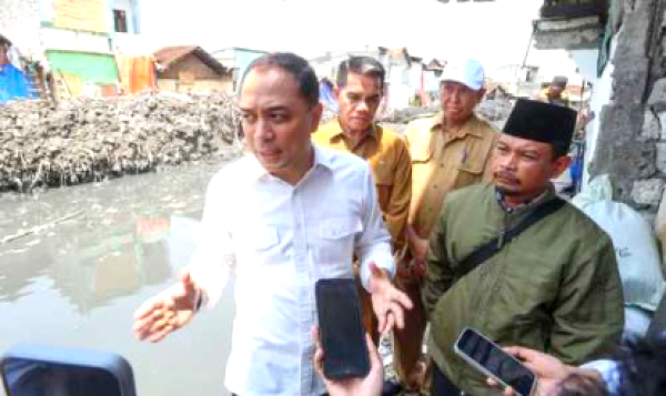 Eri Cahyadi Tinjau Normalisasi Sungai Kalianak, Targetkan Bebas Banjir dan Rob