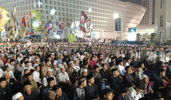 Gubernur Khofifah Ajak Warga Jatim Panjatkan Doa untuk Korban Bencana Aceh–Sumatera