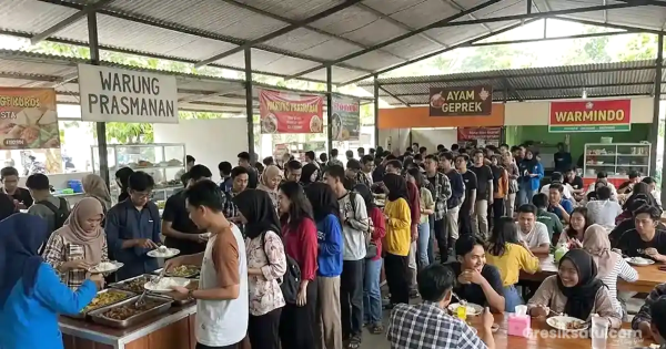 Tempat Makan Murah Favorit Mahasiswa Surabaya Enak Hemat dan Dekat Kampus