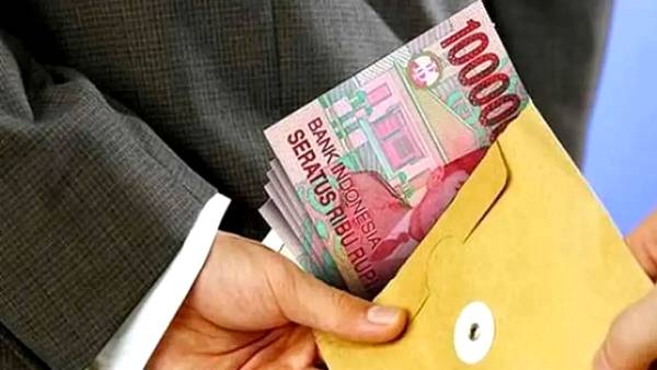 Pemkot Surabaya Pastikan Pungutan Pindah KK Bukan Pungli