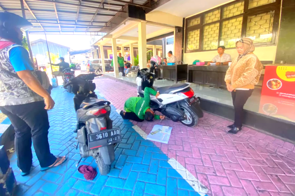Samsat Surabaya Selatan Hadirkan Drive Thru Cek Fisik Motor, Ada Jalur Pink Khusus Perempuan
