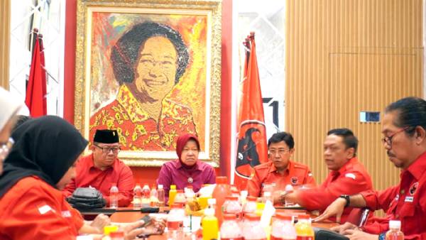 Risma Tegaskan Konsolidasi PDIP Surabaya Harus Berlanjut demi Perjuangan Rakyat