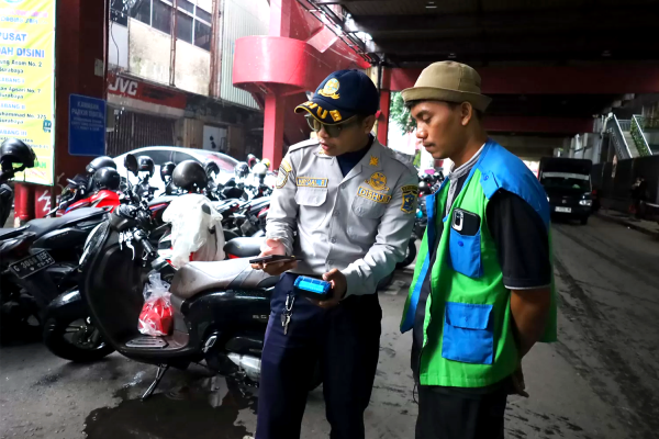 Lebih dari 500 Juru Parkir Surabaya Belum Perpanjang KTA