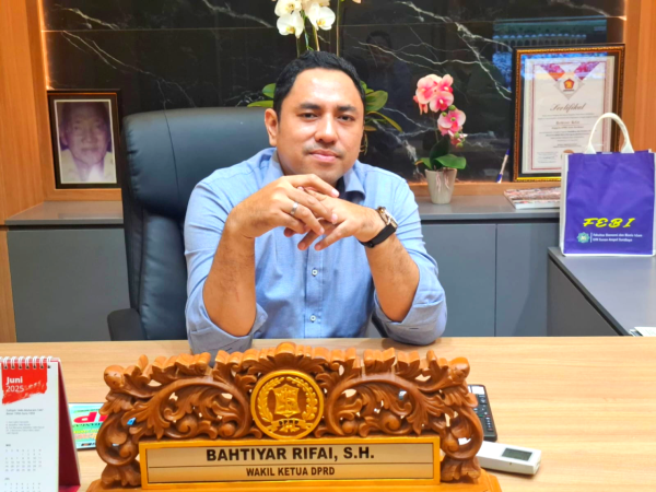 Wakil Ketua DPRD Surabaya Geram, Banyak Saluran Masih Ditutup Bangunan