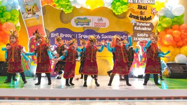 Ajang Tumbuhkan Percaya Diri, Siswa KB-TK Al Hikmah Surabaya Tampil Gemilang di Gelar Aksi