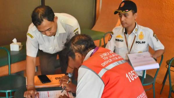Pemkot Surabaya Perketat Pengawasan Parkir, 63 Lokasi Ditindak
