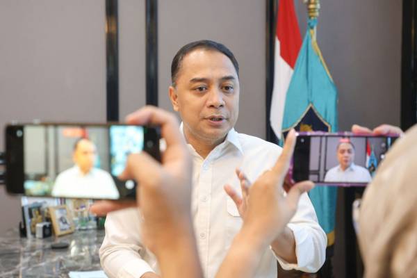 Eri Cahyadi Buka Hotline Pengaduan, Aduan Warga Surabaya Dipantau Langsung
