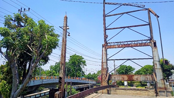 Jembatan Petekan, Warisan Teknologi Angkat Kolonial di Jantung Surabaya