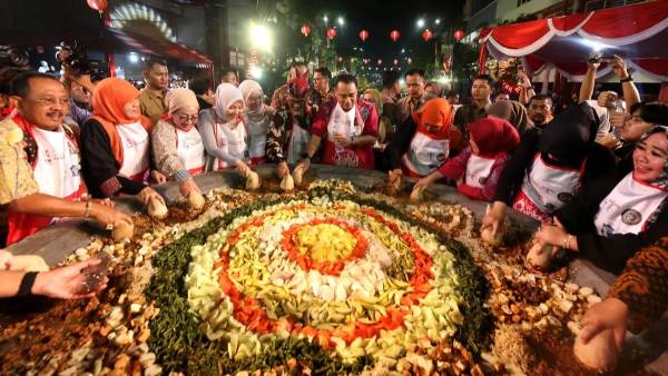 Rujak Uleg dan Light Parade Siap Dongkrak Wisata HUT ke-733 Kota Surabaya